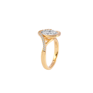 The Sculpted Knot Round Ring